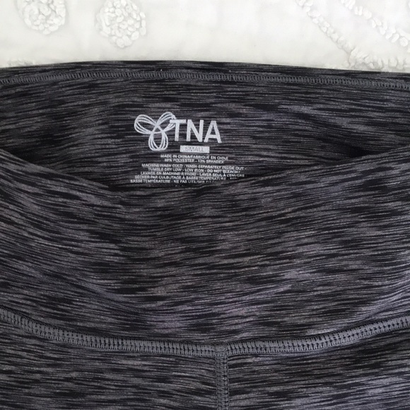 Aritzia TNA workout leggings small - Picture 2 of 7
